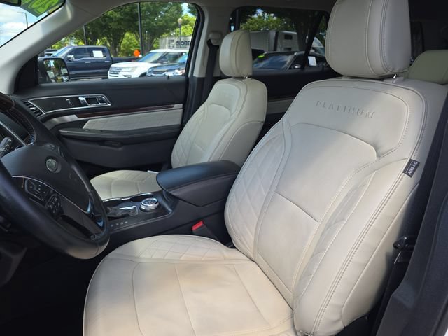 Used 2019 Ford Explorer Platinum AWD/4WD image 5