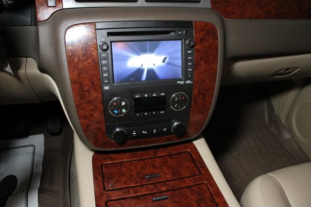 Used 2013 Chevrolet Tahoe LTZ AWD/4WD image 16