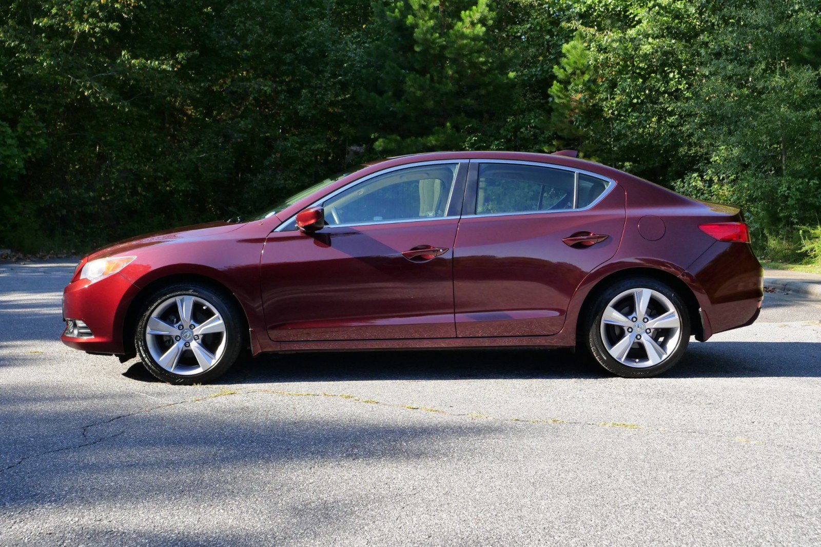 Used 2013 Acura ILX 2.0L / Tech Package / Heated S image 37