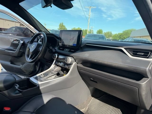 Used 2023 Toyota RAV4 XSE AWD/4WD image 38