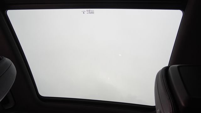 Used 2023 Porsche Macan image 18