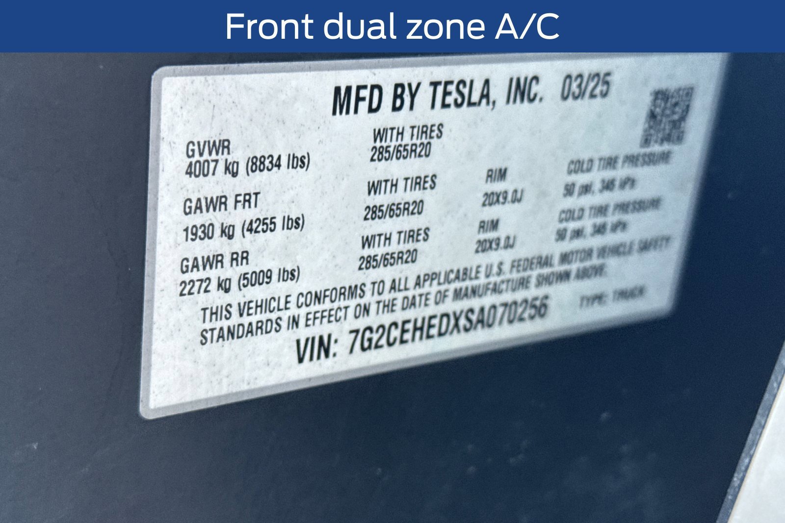 Used 2025 Tesla Cybertruck AWD Crew Cab image 33