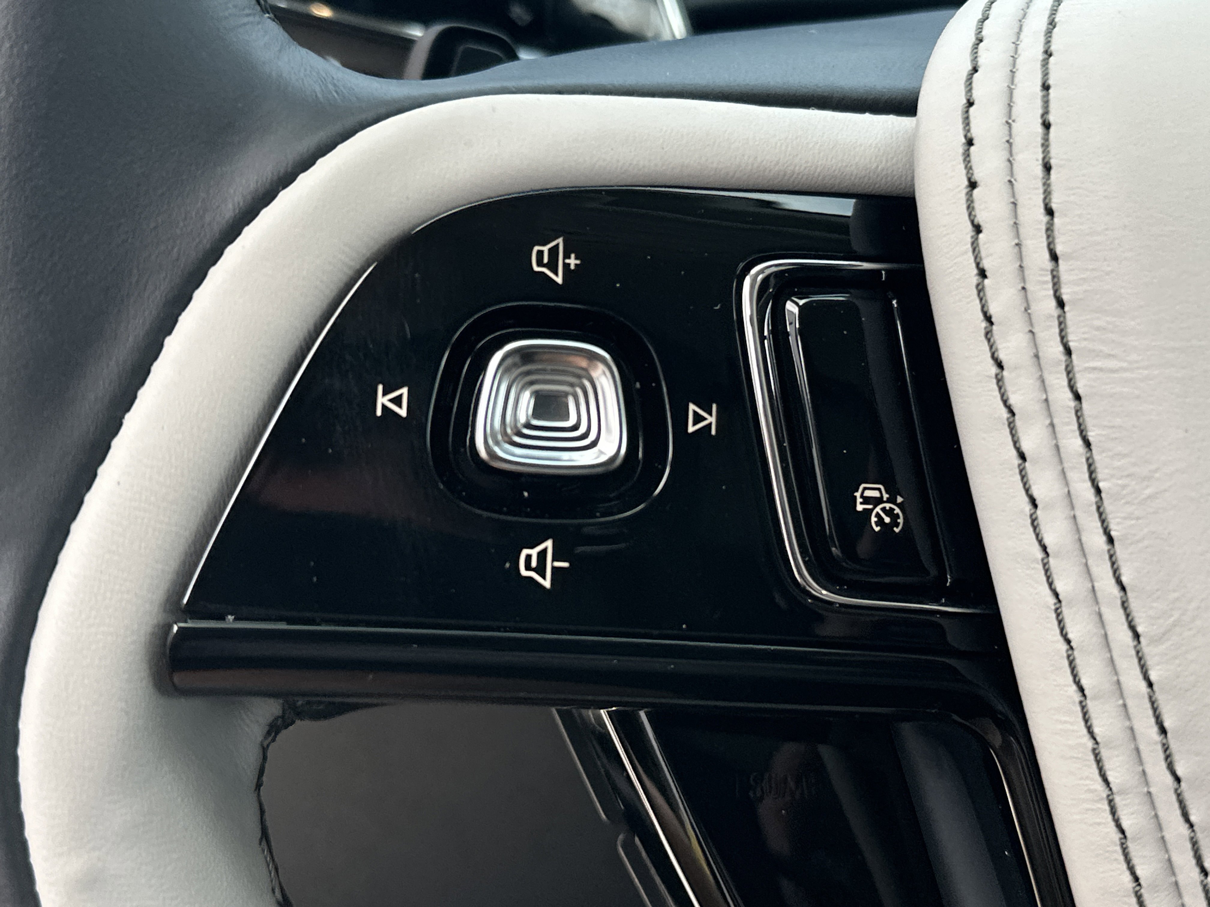 New 2026 Lincoln Aviator 2WD image 23