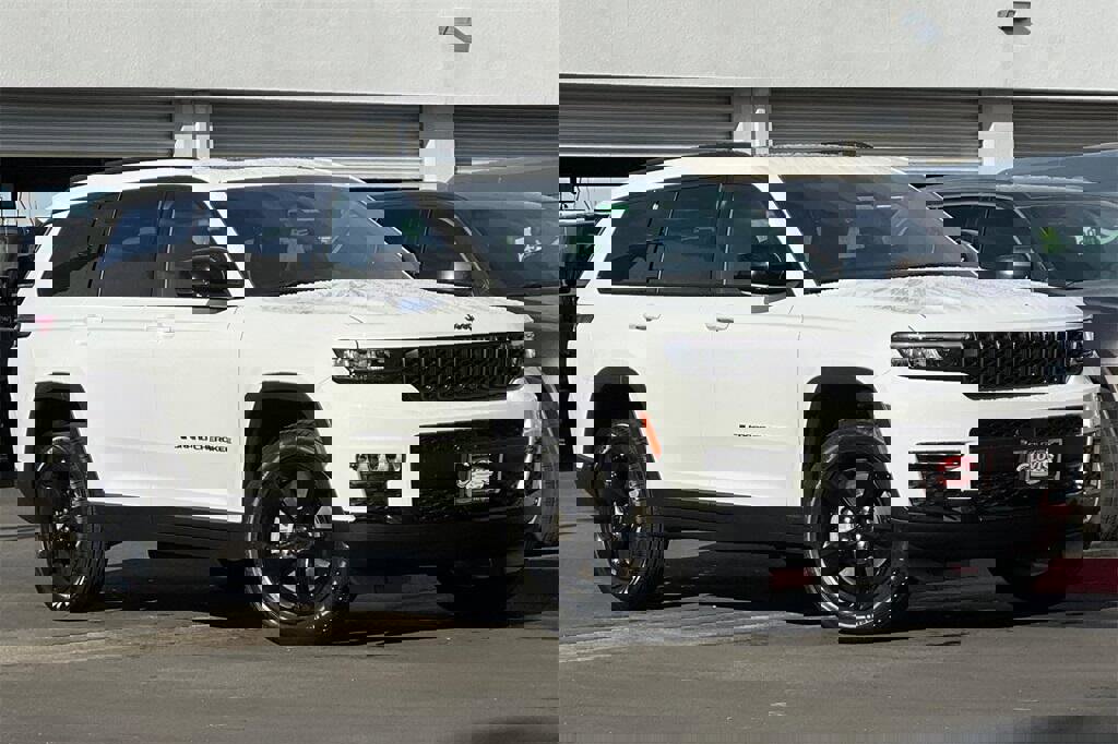 New 2025 Jeep Grand Cherokee L Limited image 2