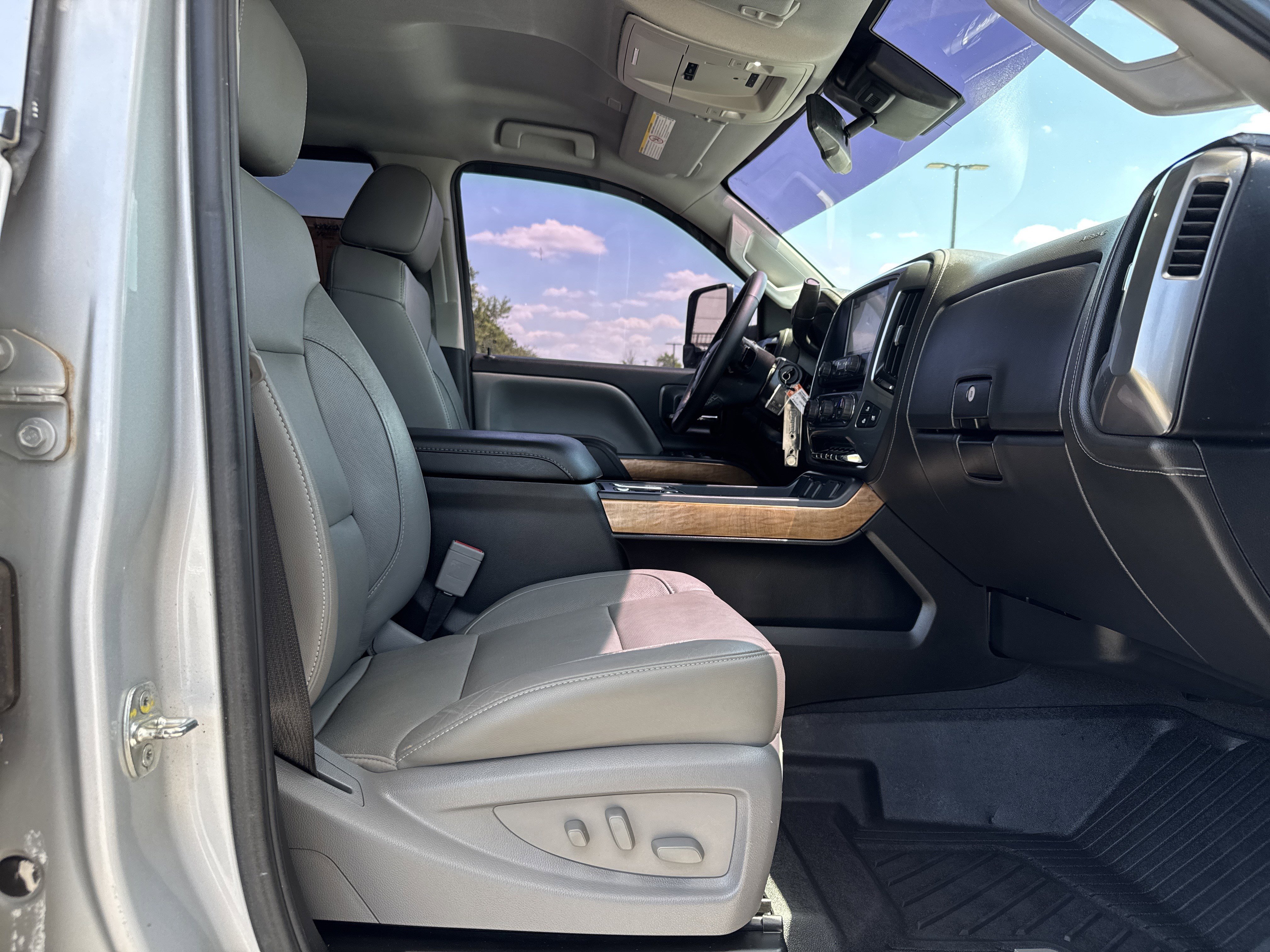 Used 2019 Chevrolet Silverado 3500 LTZ w/ Duramax Plus Package AWD/4WD image 31