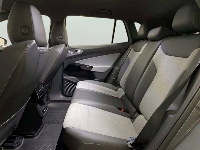 Used 2025 Volkswagen ID.4 Pro RWD image 33