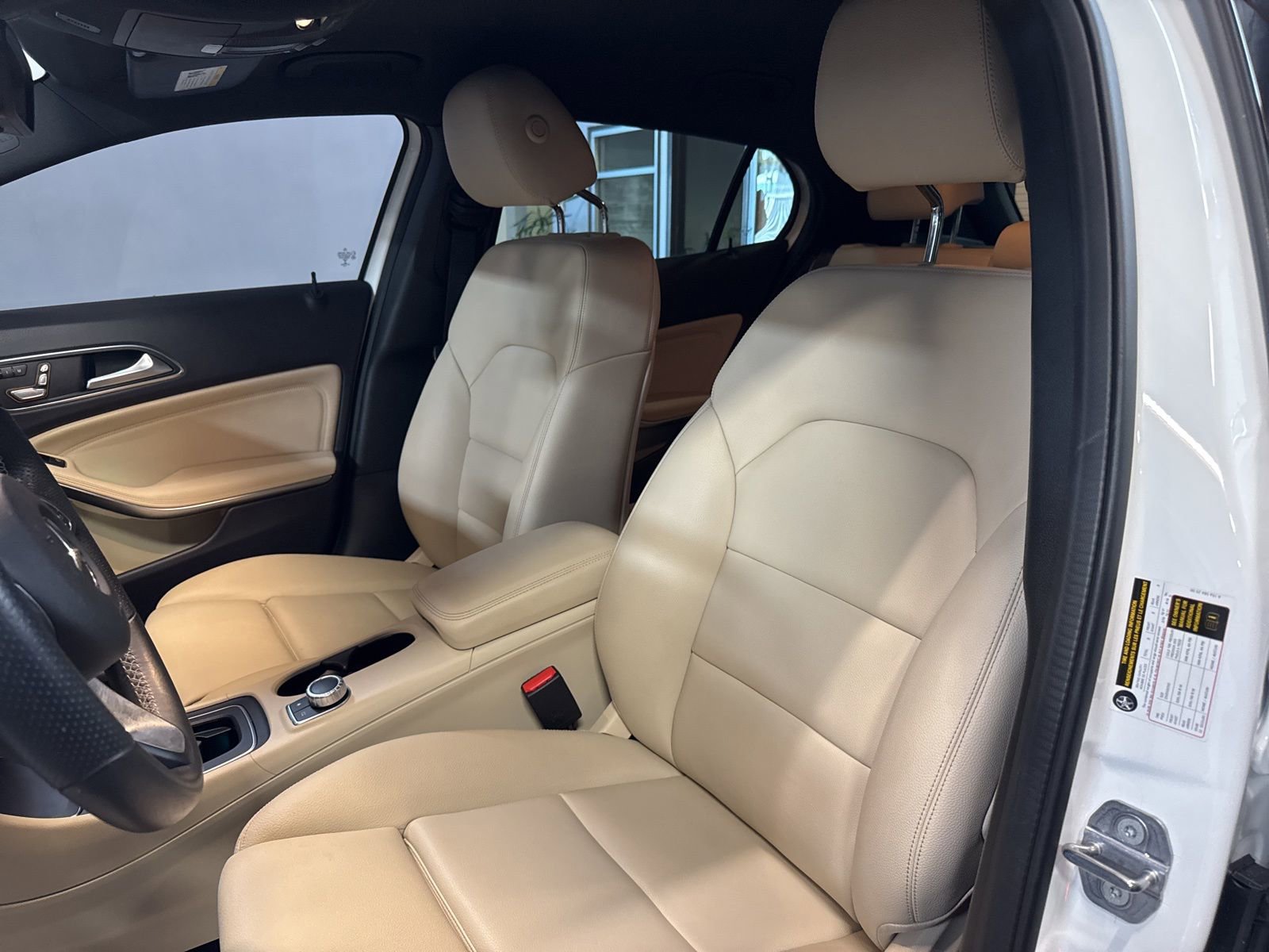 Used 2019 Mercedes-Benz GLA 250 image 8