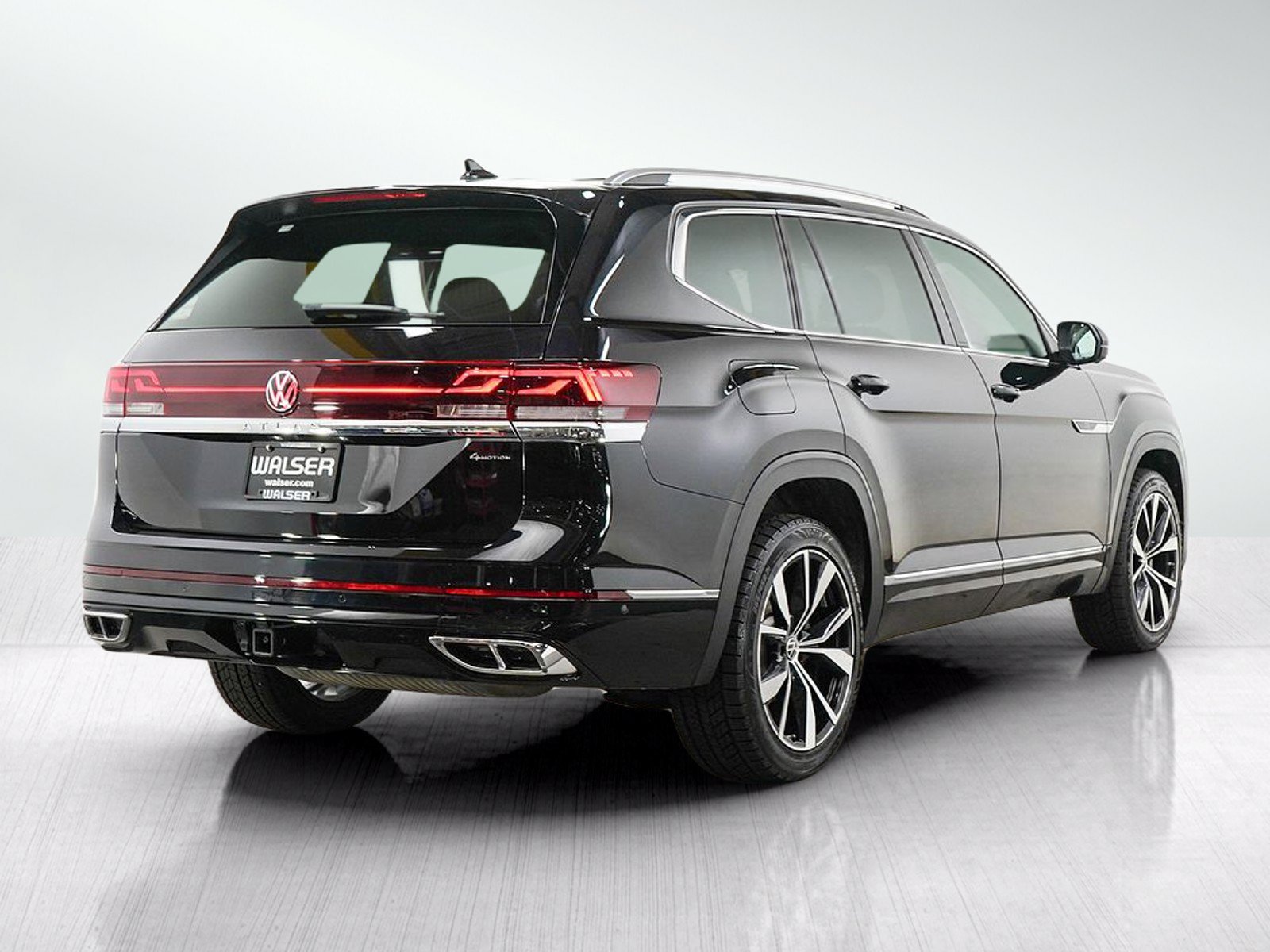Used 2024 Volkswagen Atlas SEL Premium R-Line AWD/4WD image 5