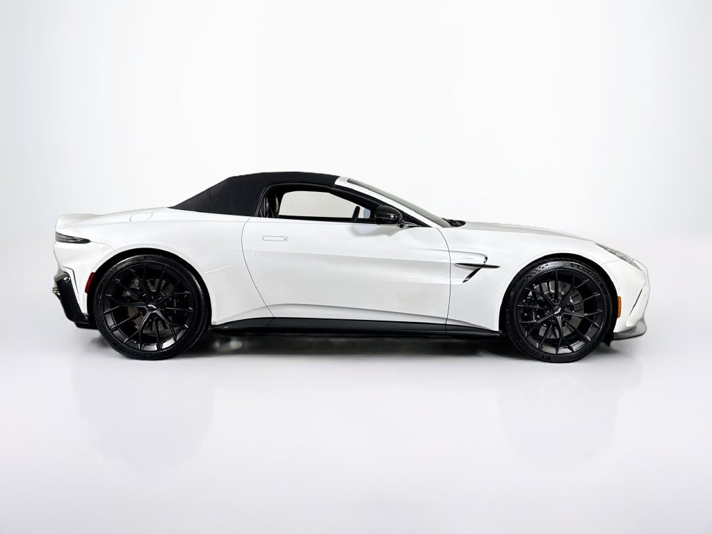 Used 2026 Aston Martin V8 Vantage Convertible RWD image 6