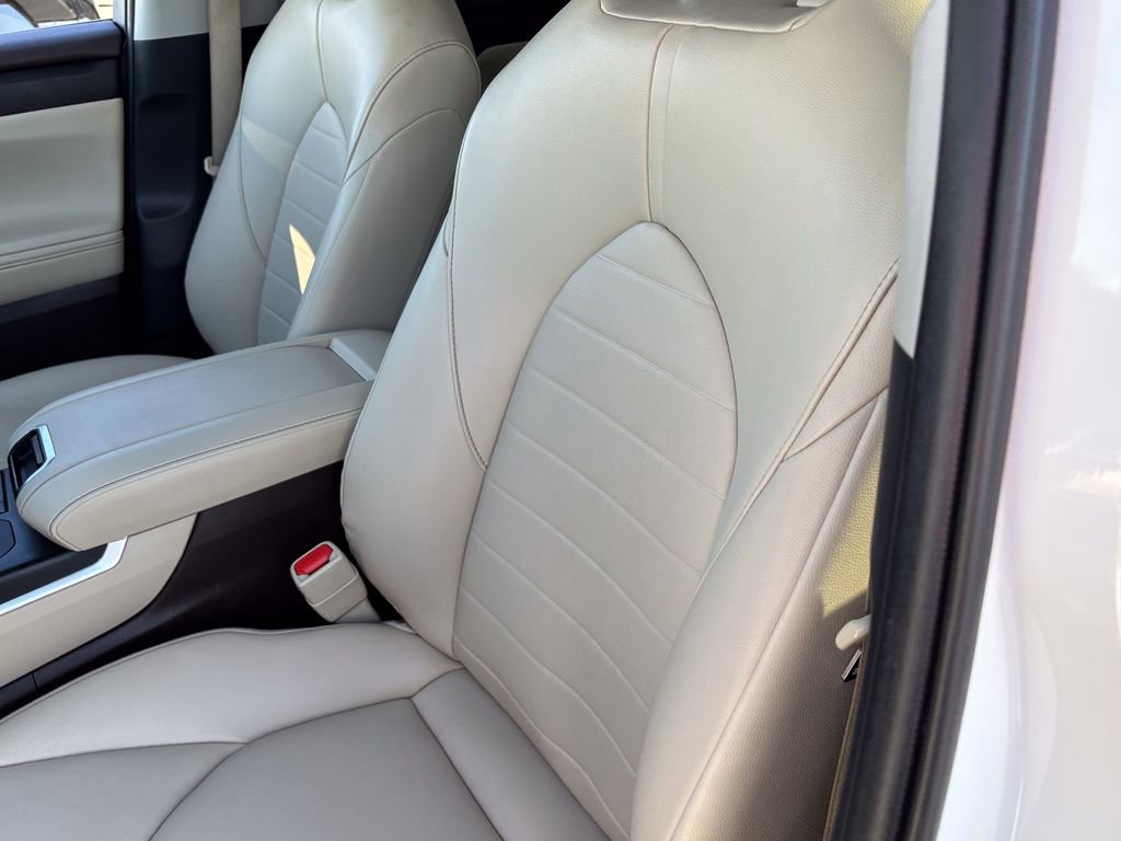 Used 2022 Toyota Highlander XLE AWD/4WD image 20