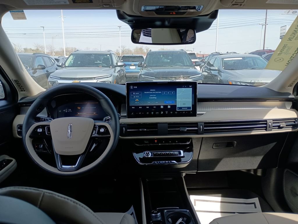 Used 2025 Lincoln Corsair FWD image 10