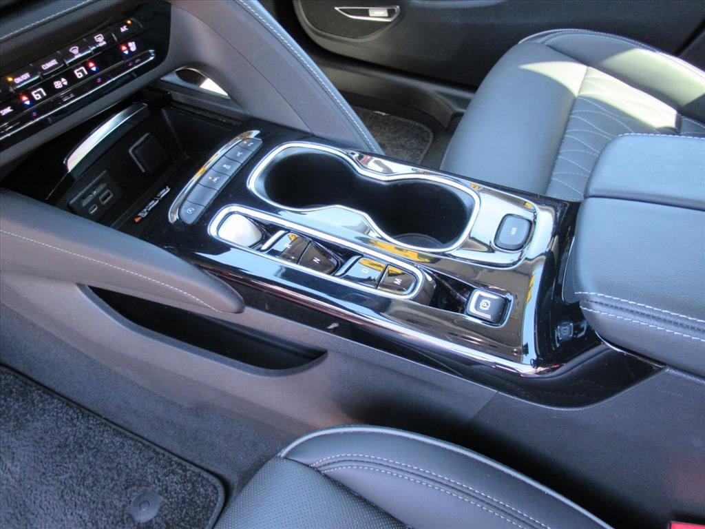 Used 2023 Buick Envision Avenir FWD image 18