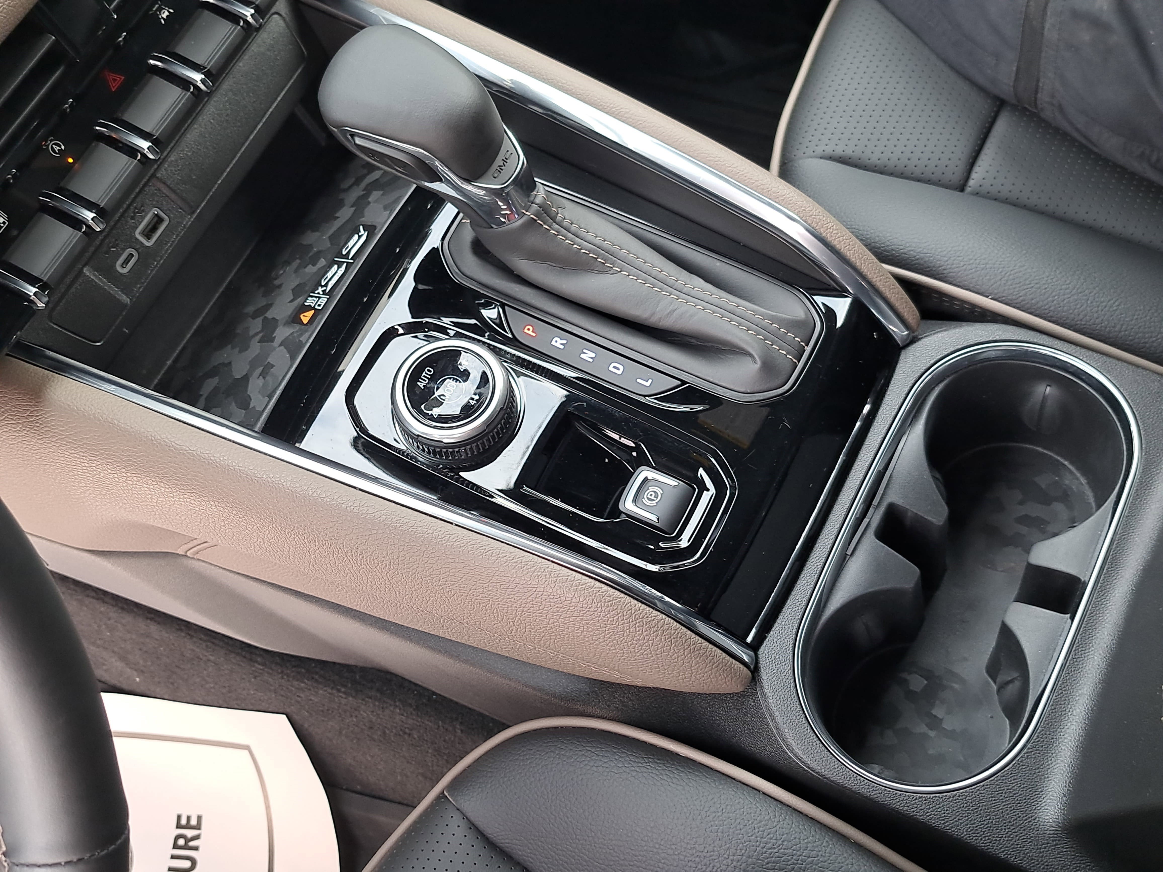 Used 2025 GMC Canyon Denali w/ LPO, Denali Black Edition image 22