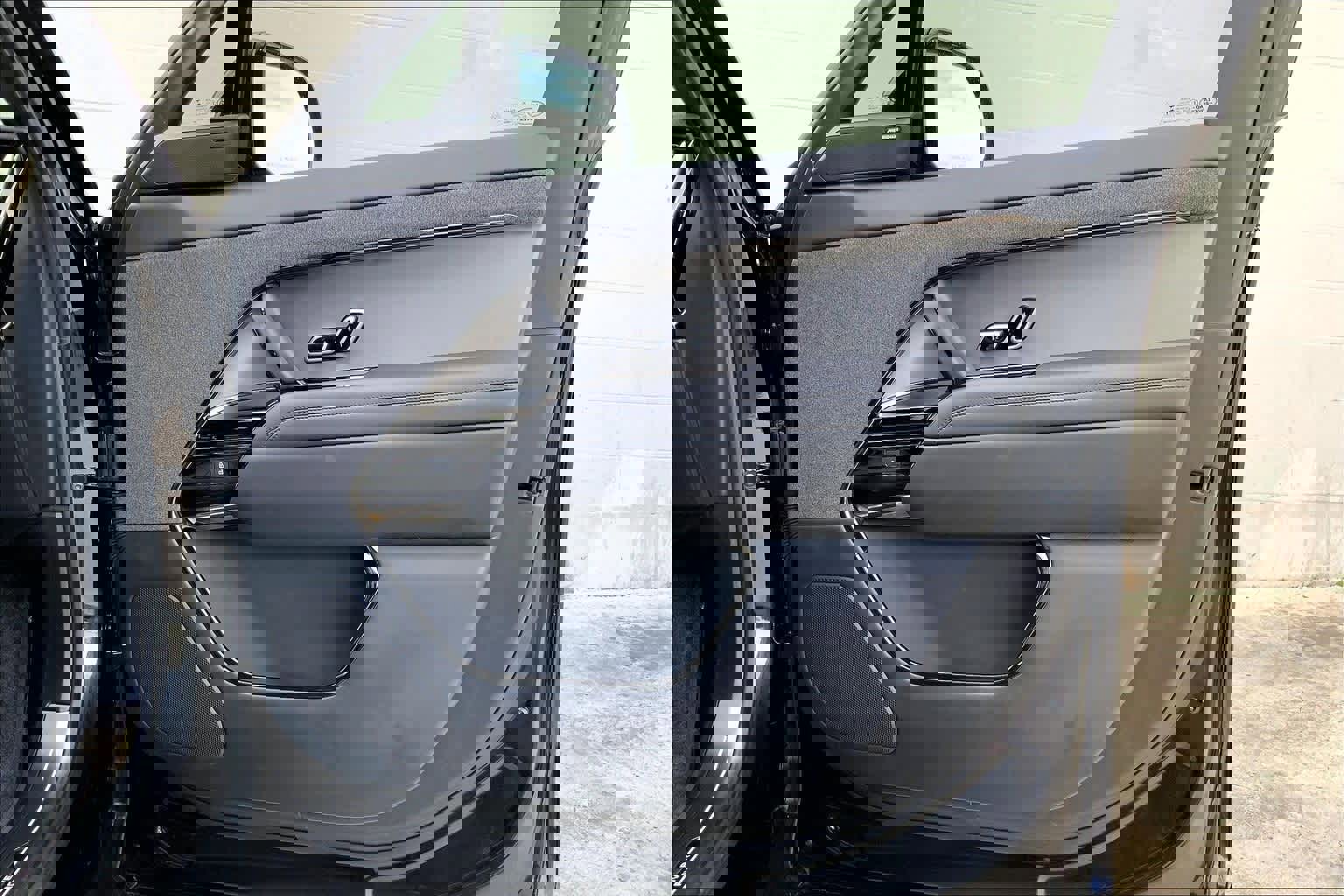 Used 2025 Land Rover Range Rover Sport Dynamic SE image 28