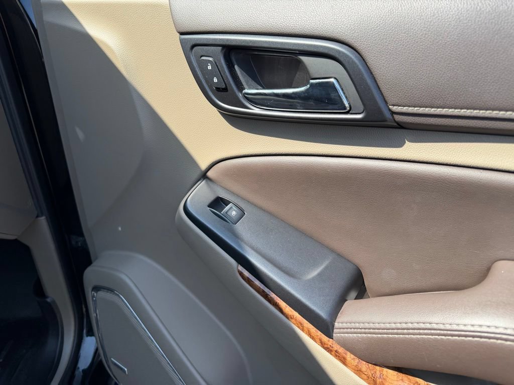 Used 2019 Chevrolet Suburban Premier AWD/4WD image 30