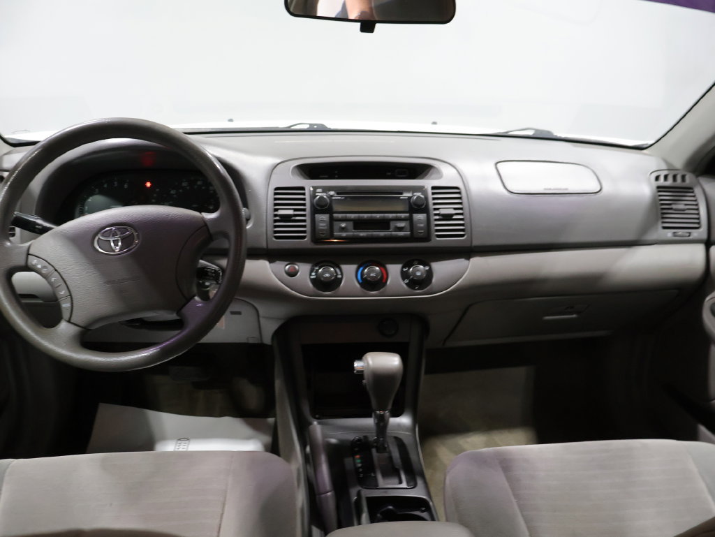 Used 2005 Toyota Camry LE FWD image 3