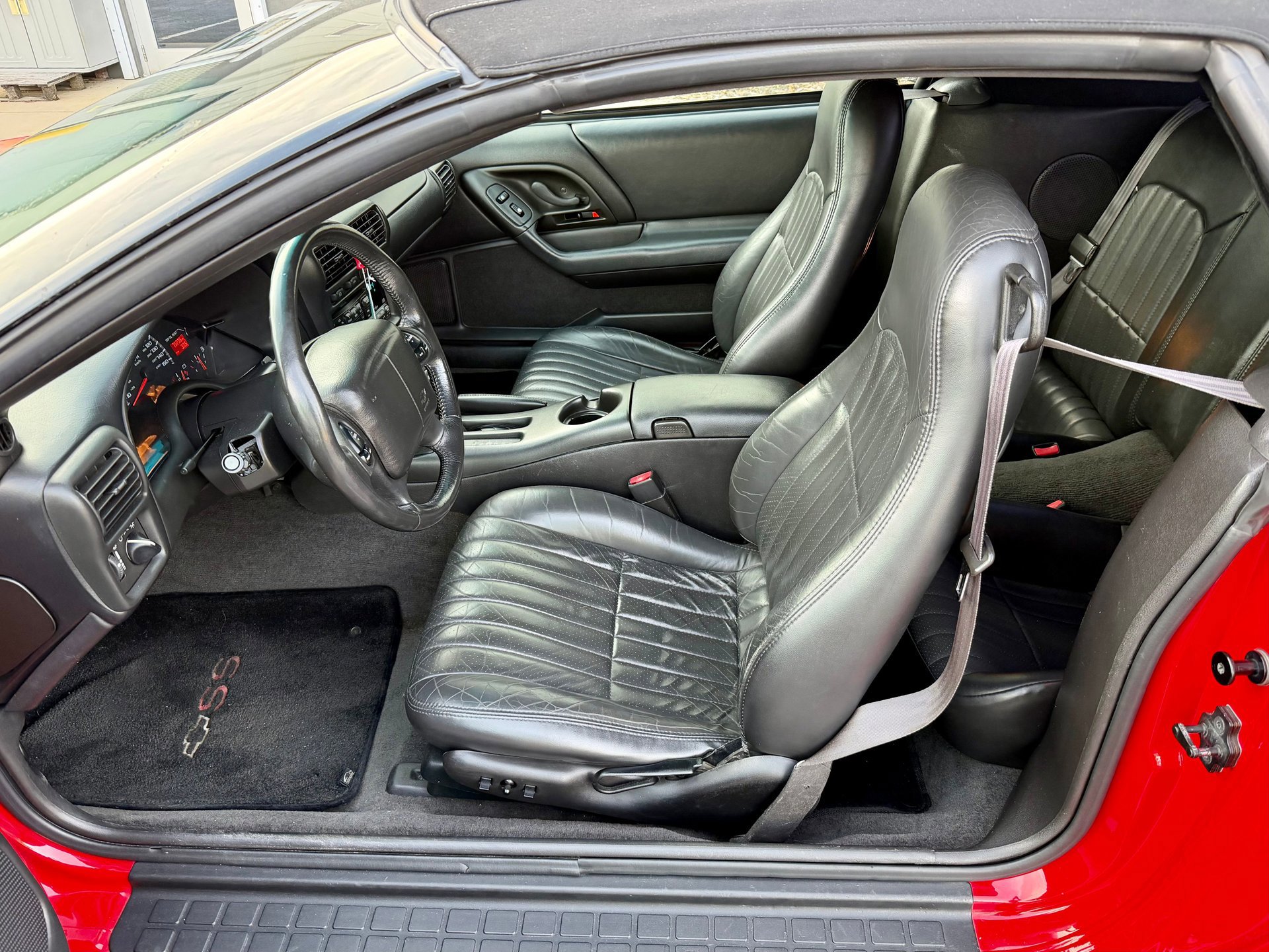 Used 2000 Chevrolet Camaro Z28 w/ SS Performance/Appearance Pkg image 6