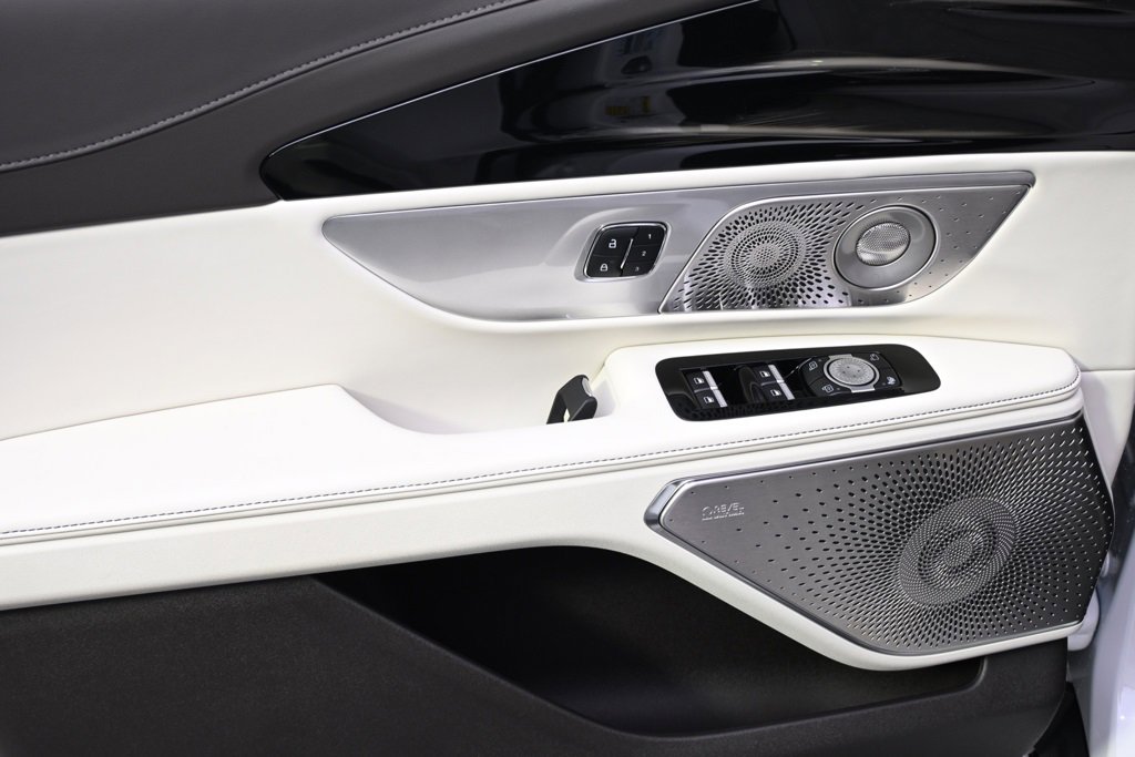 New 2026 Lincoln Nautilus Black Label image 22