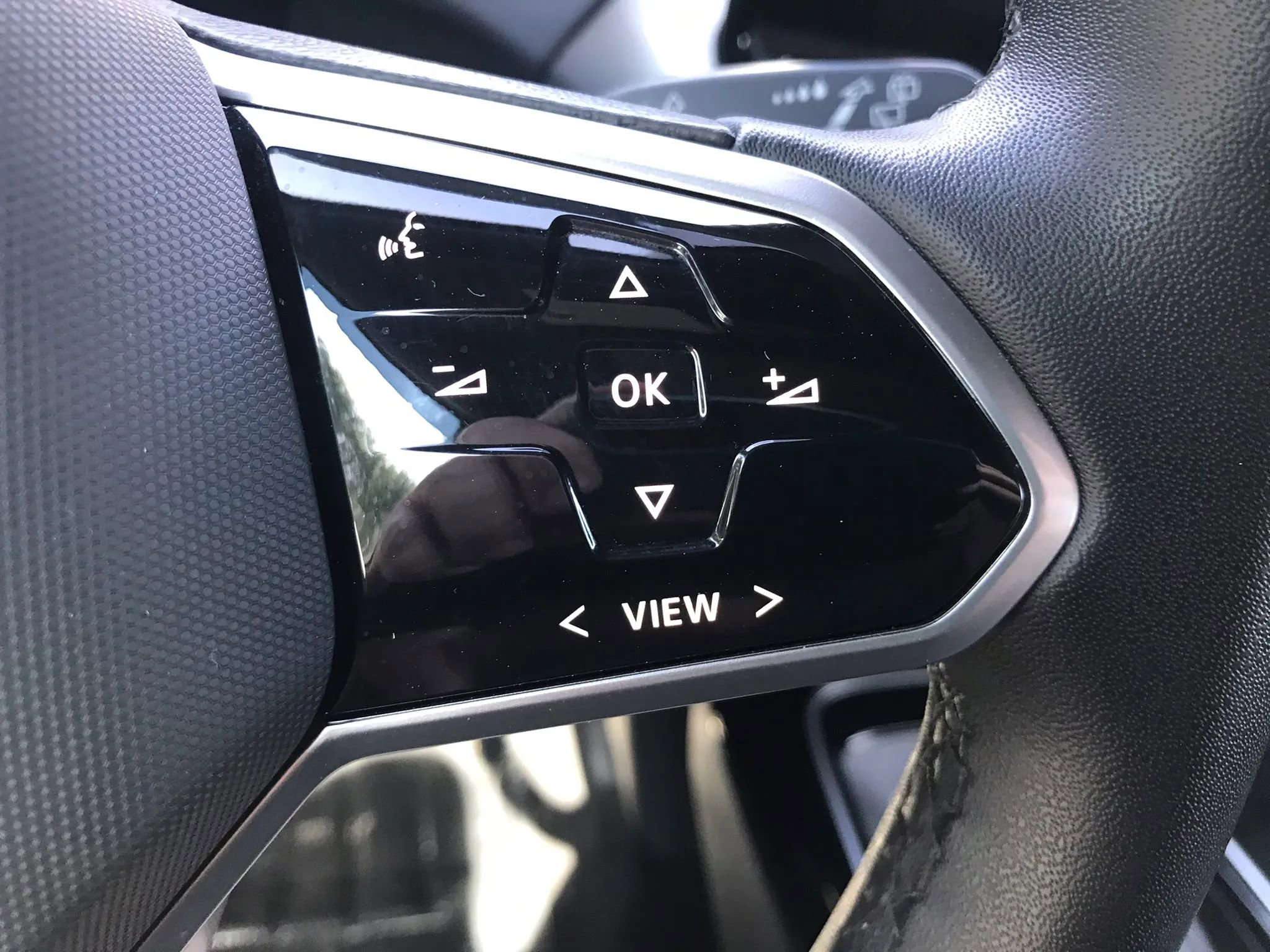 Used 2023 Volkswagen ID.4 Pro S Plus image 22