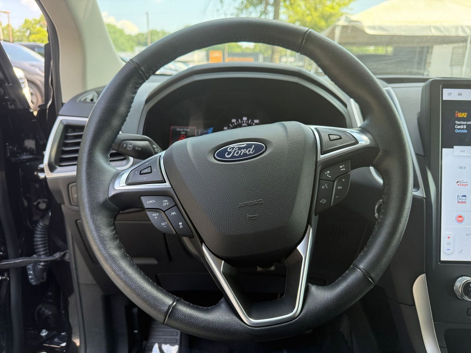 Used 2024 Ford Edge SEL image 28