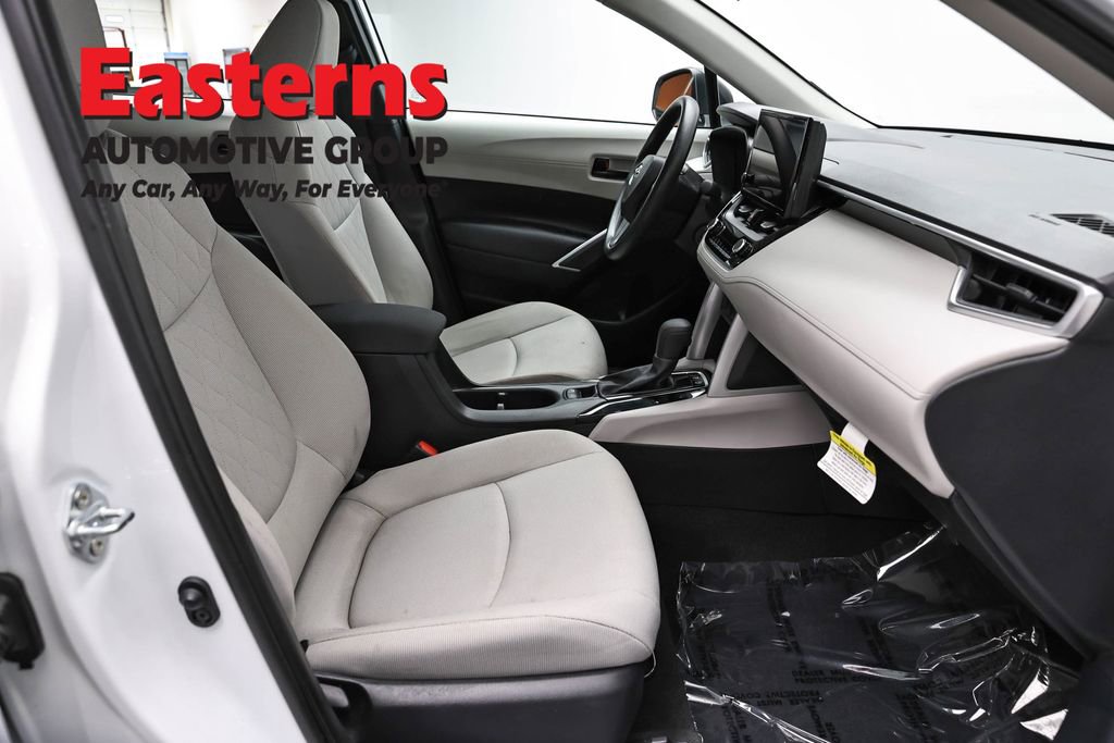 Used 2024 Toyota Corolla Cross L AWD/4WD image 23