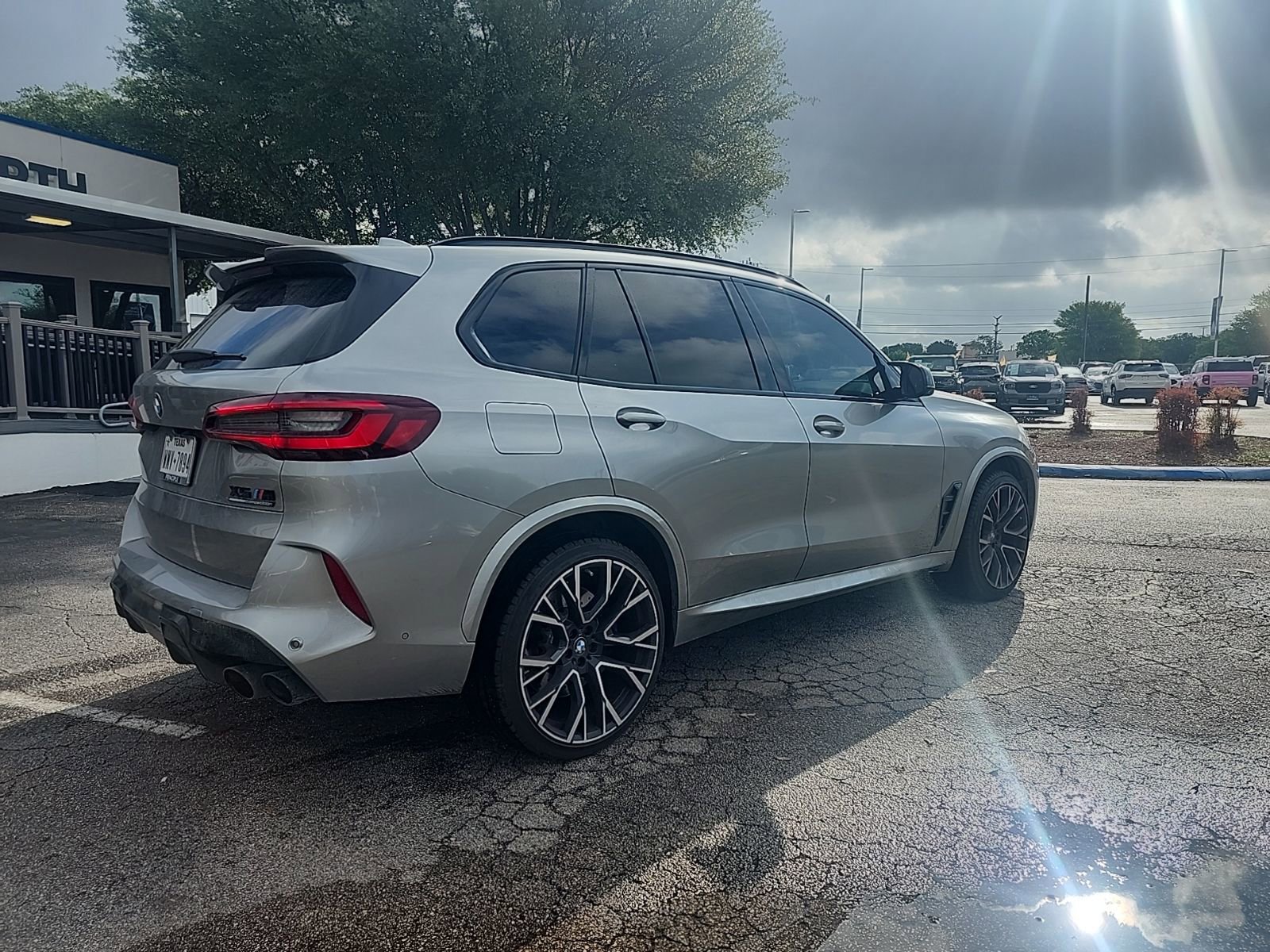 Used 2021 BMW X5 M w/ Competition Package image 3