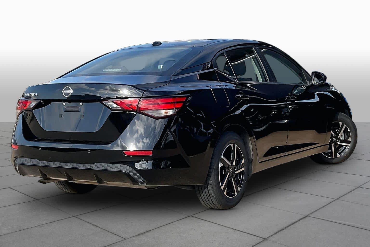 Used 2025 Nissan Sentra SV FWD image 13