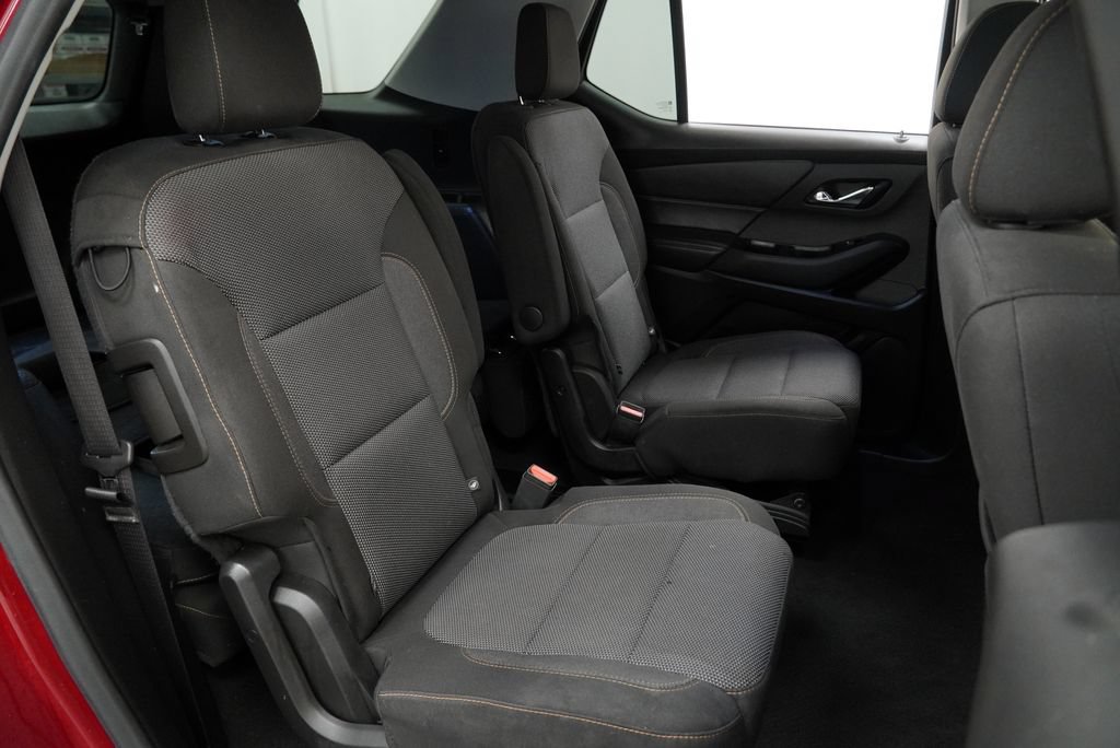 Used 2018 Chevrolet Traverse LT FWD image 34