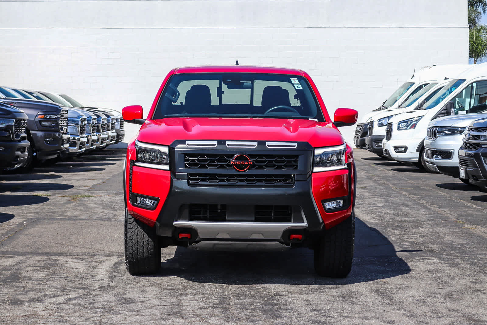 Used 2026 Nissan Frontier PRO-4X AWD/4WD image 2