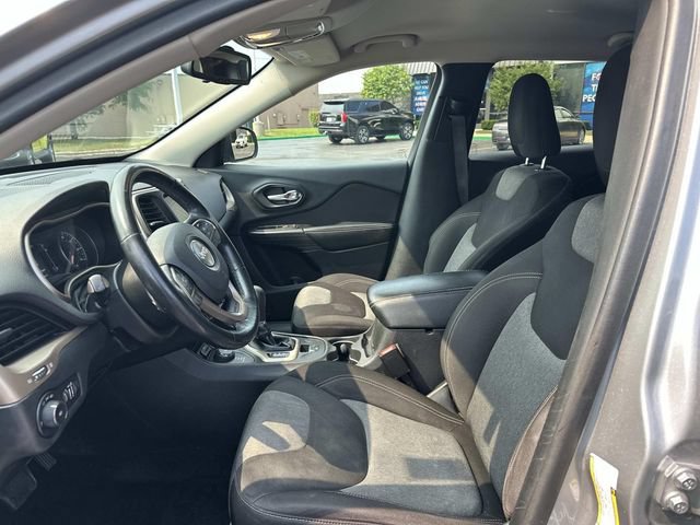 Used 2014 Jeep Cherokee Latitude w/ Cold Weather Group AWD/4WD image 10
