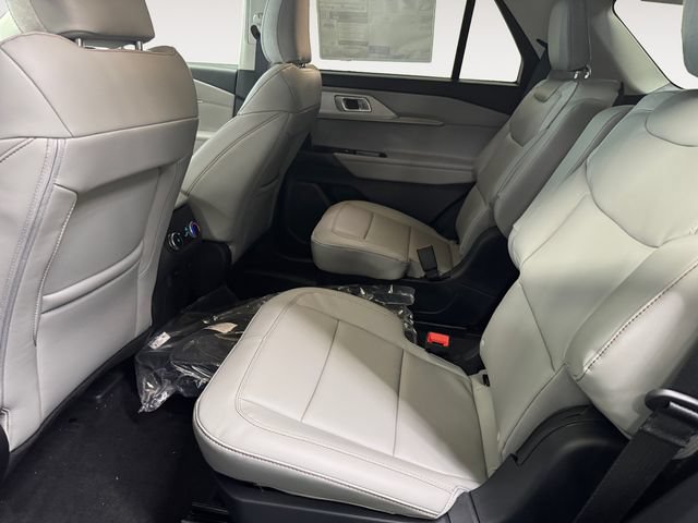 Used 2026 Ford Explorer Active w/ Active Comfort Package AWD/4WD image 21