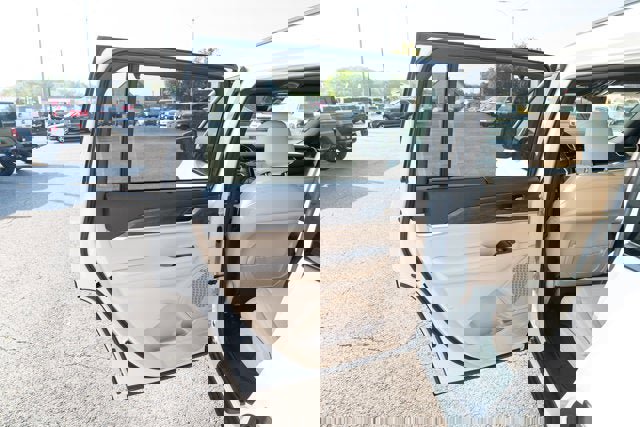 New 2025 Jeep Grand Cherokee L Limited w/ Luxury Tech Group II image 11