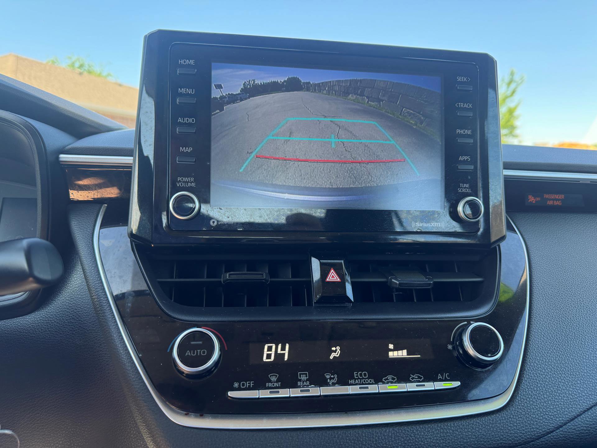 Used 2022 Toyota Corolla LE FWD image 15