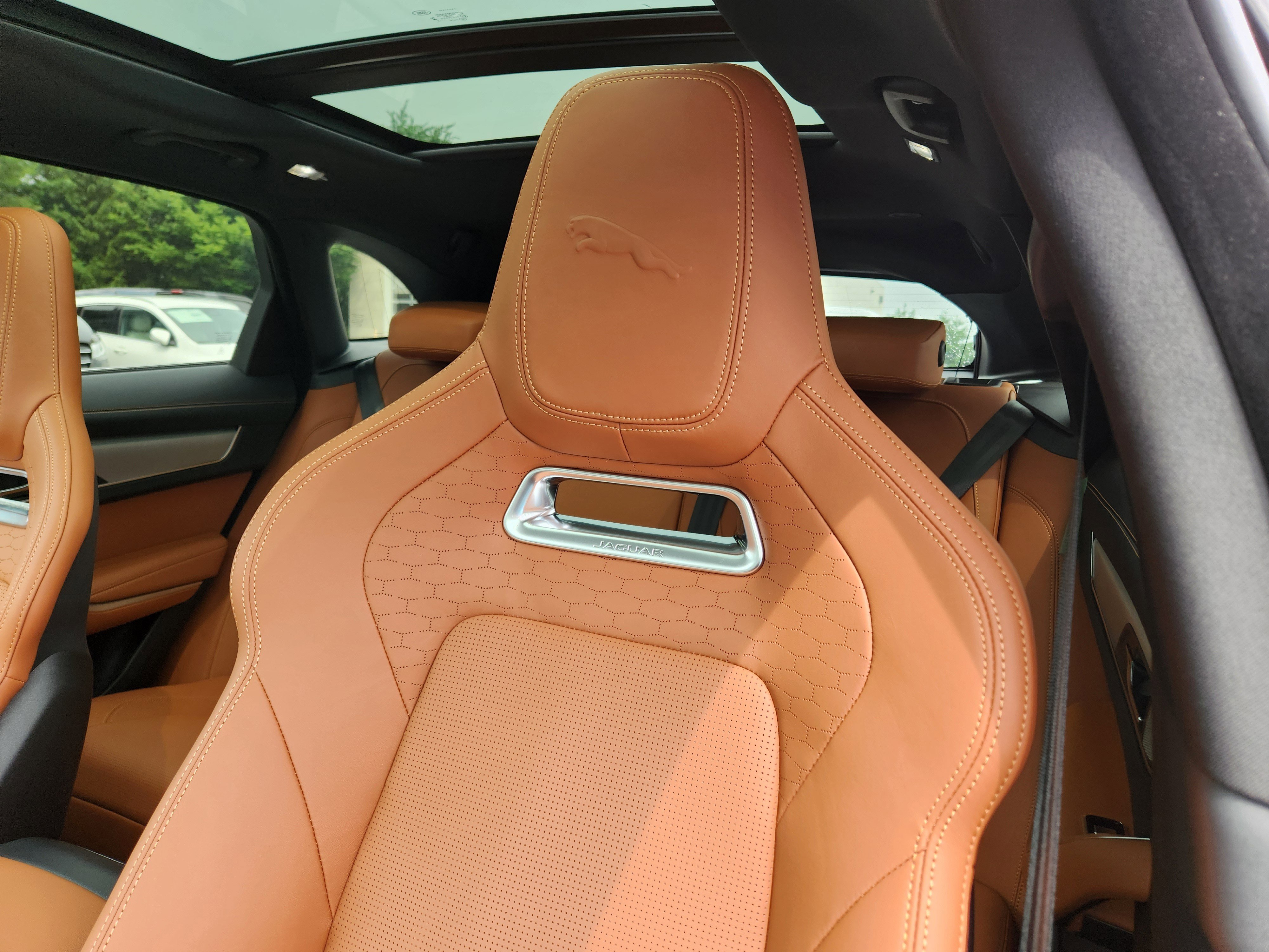 New 2026 Jaguar F-PACE R-Dynamic S image 7