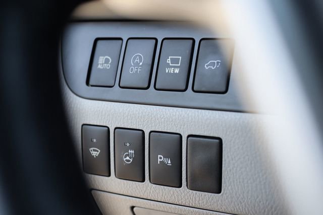 Used 2018 Toyota Highlander Limited Platinum image 25