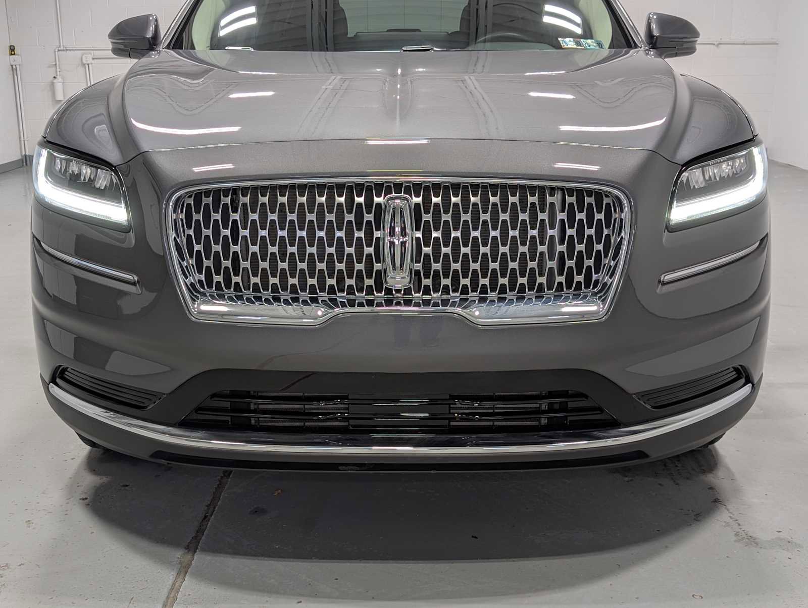 Certified 2023 Lincoln Nautilus AWD w/ Premium Package image 2