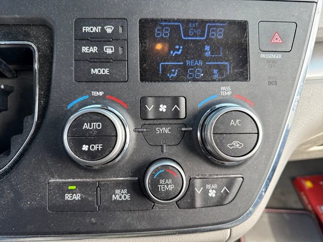 Used 2019 Toyota Sienna L image 26