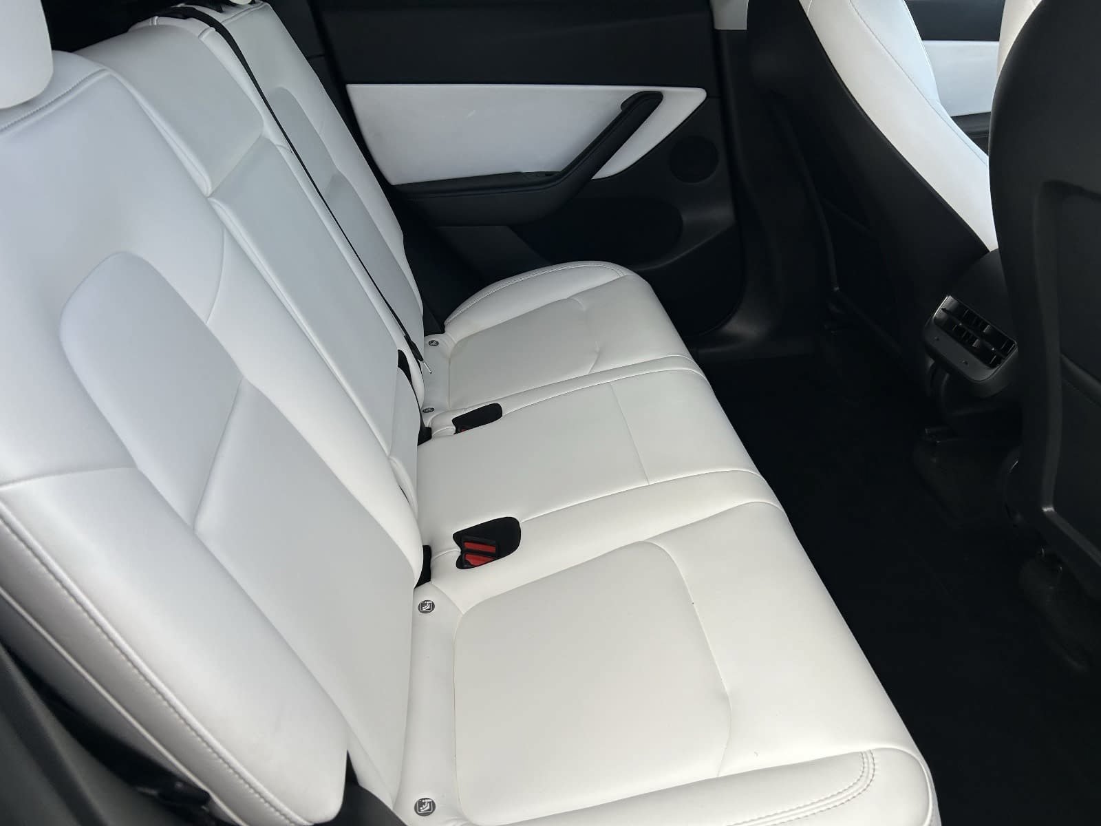 Used 2022 Tesla Model Y Performance AWD/4WD image 17