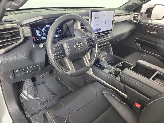 Used 2026 Toyota Tundra Limited AWD/4WD image 18