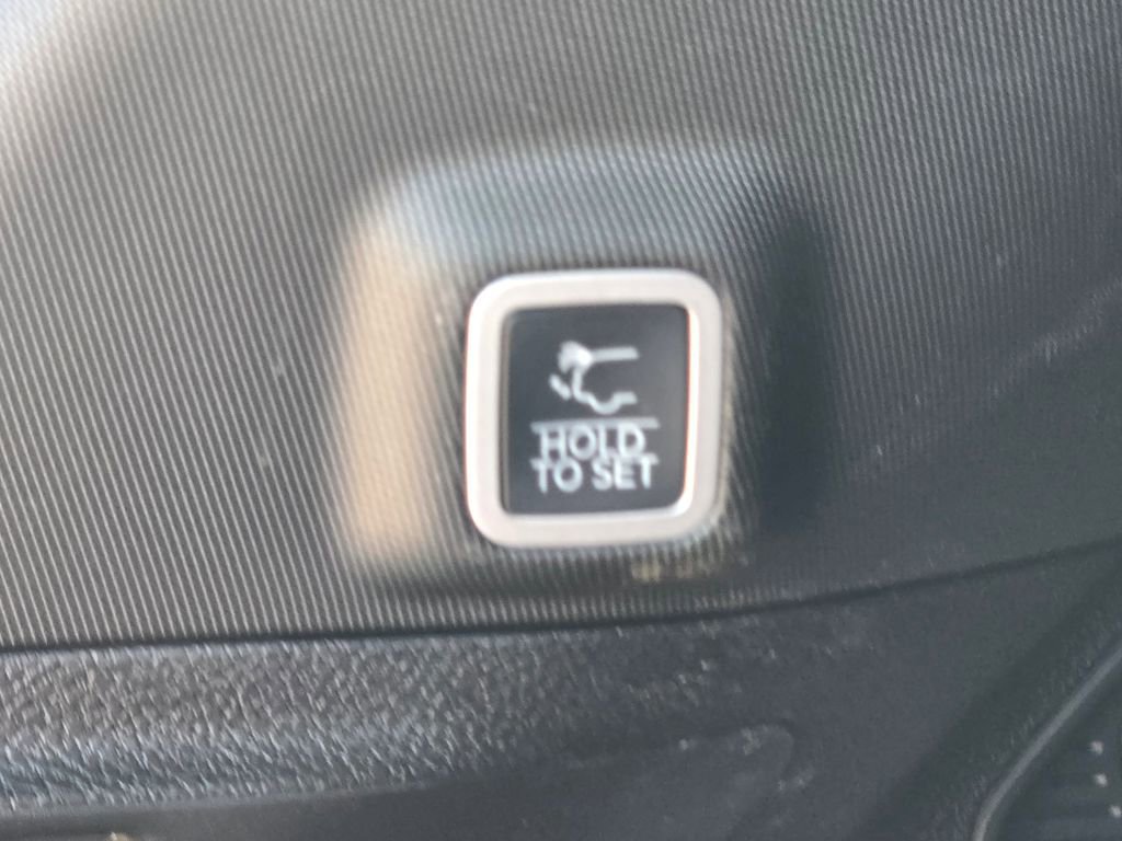 Used 2025 Jeep Grand Cherokee Altitude AWD/4WD image 31