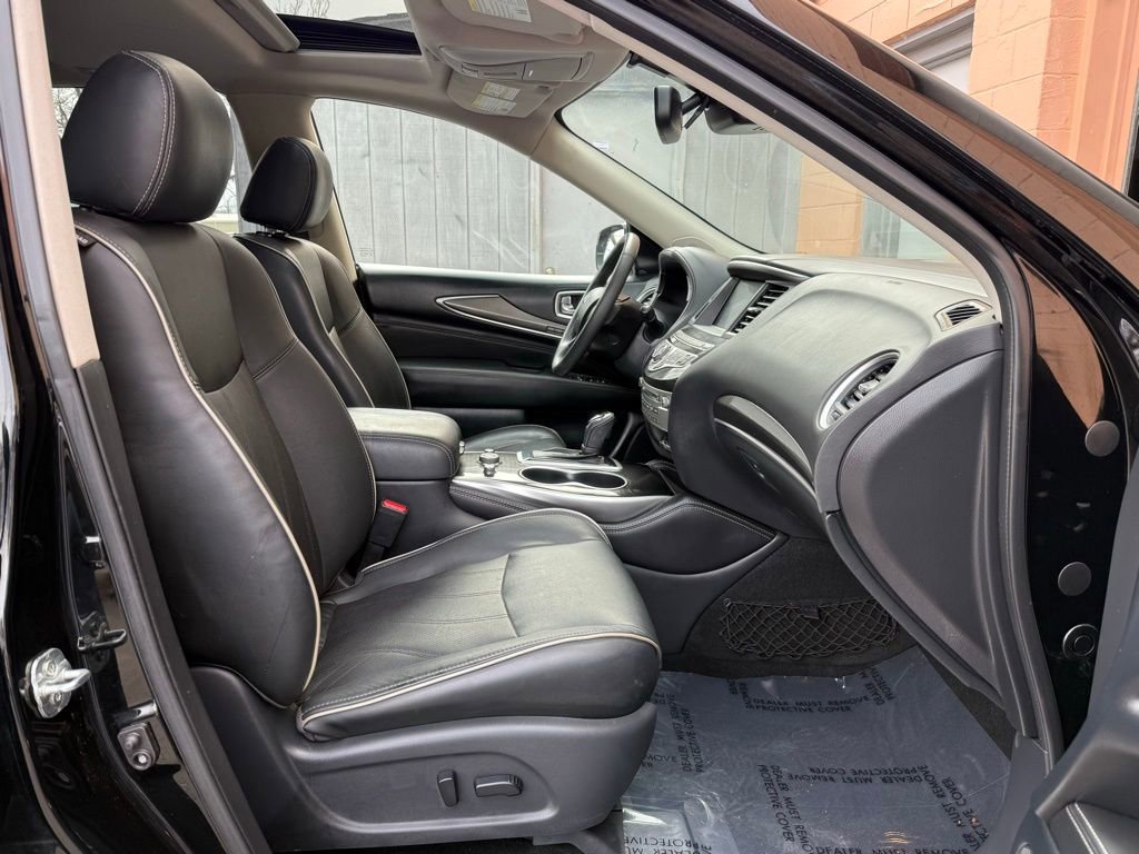 Used 2019 INFINITI QX60 Luxe w/ Essential Package image 18