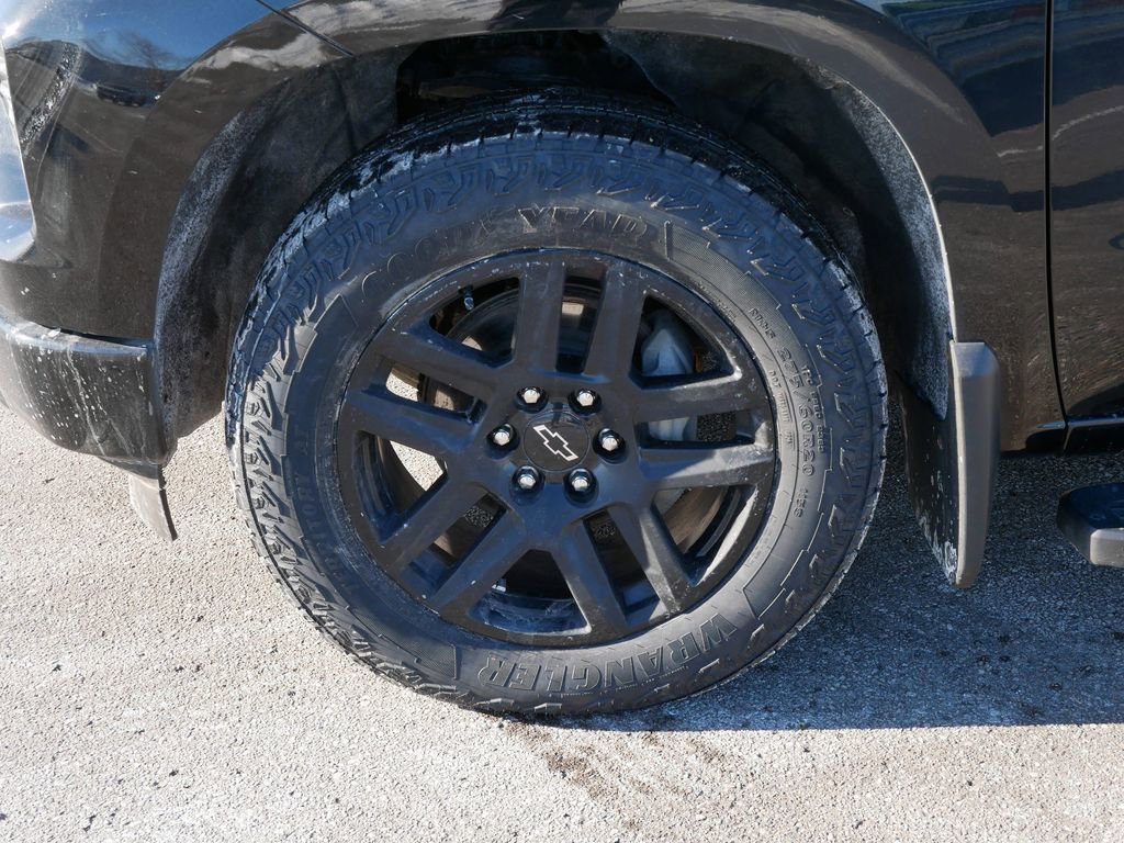 Used 2023 Chevrolet Silverado 1500 RST w/ Convenience Package II image 9