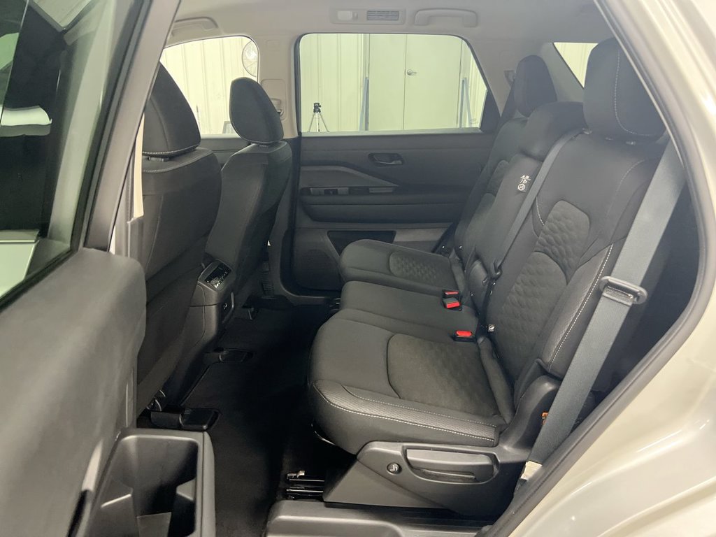Used 2024 Nissan Pathfinder SV FWD image 22