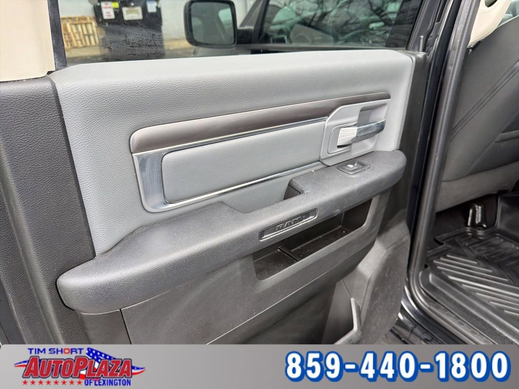 Used 2021 RAM 1500 Classic SLT image 25