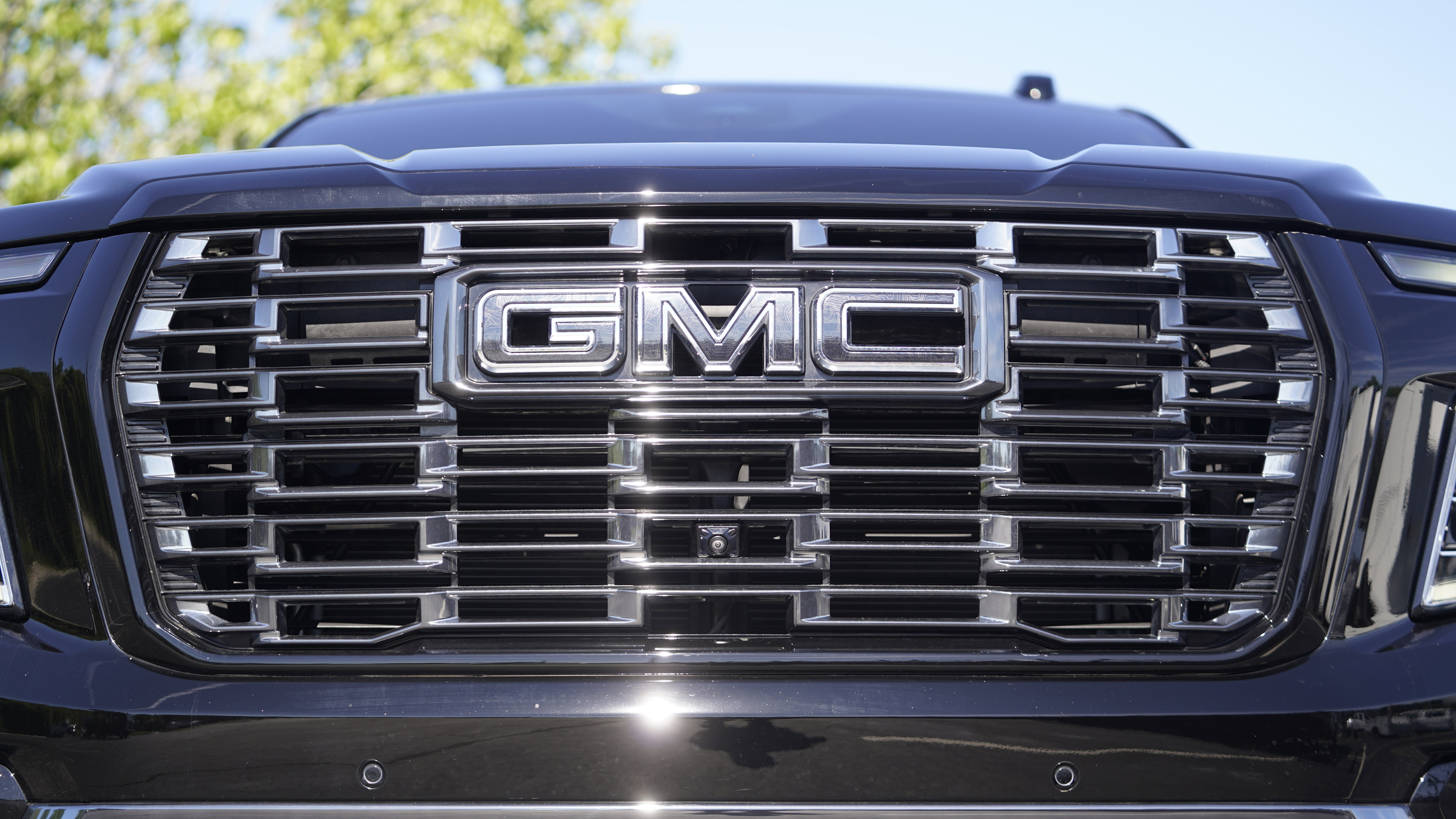 Used 2025 GMC Yukon XL Denali Ultimate AWD/4WD image 38