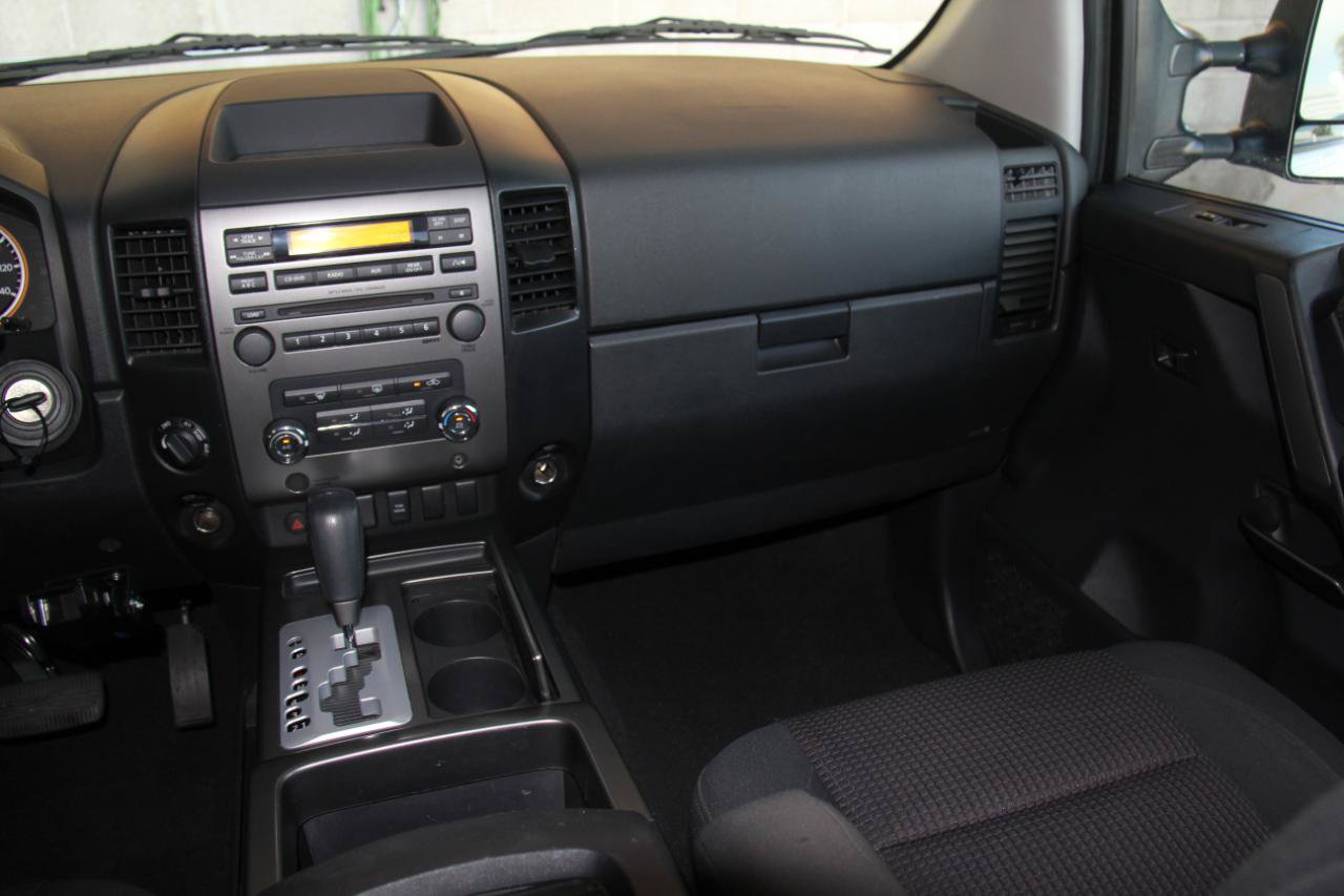 Used 2008 Nissan Titan SE AWD/4WD image 10
