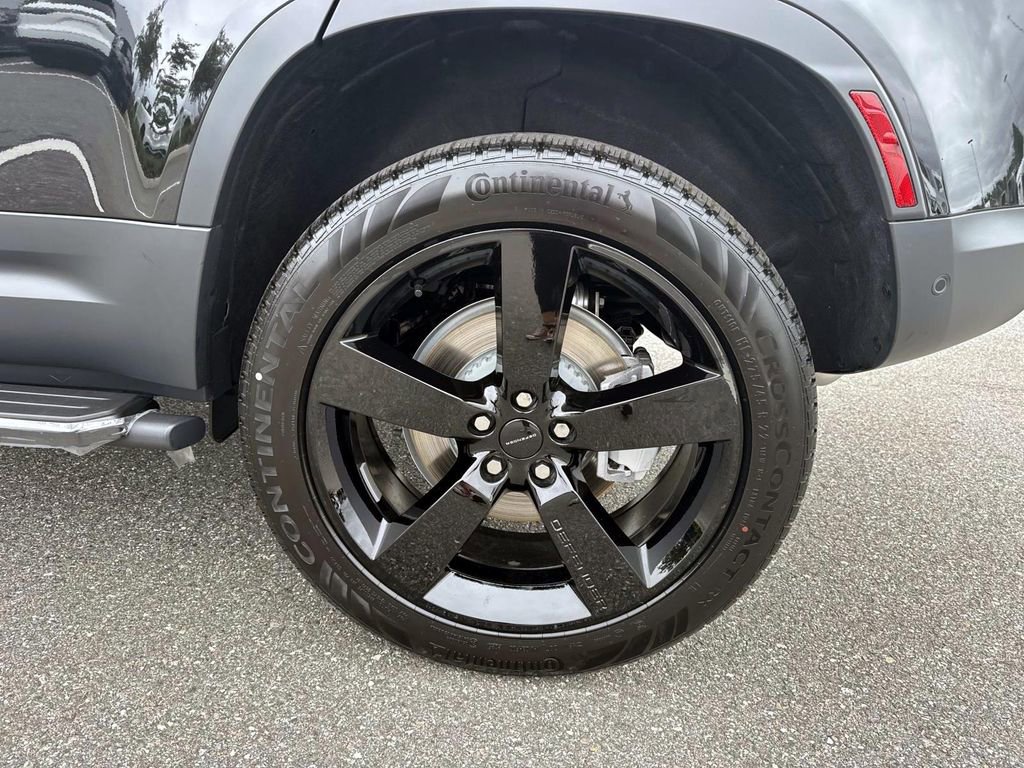 New 2026 Land Rover Defender 110 S AWD/4WD image 3