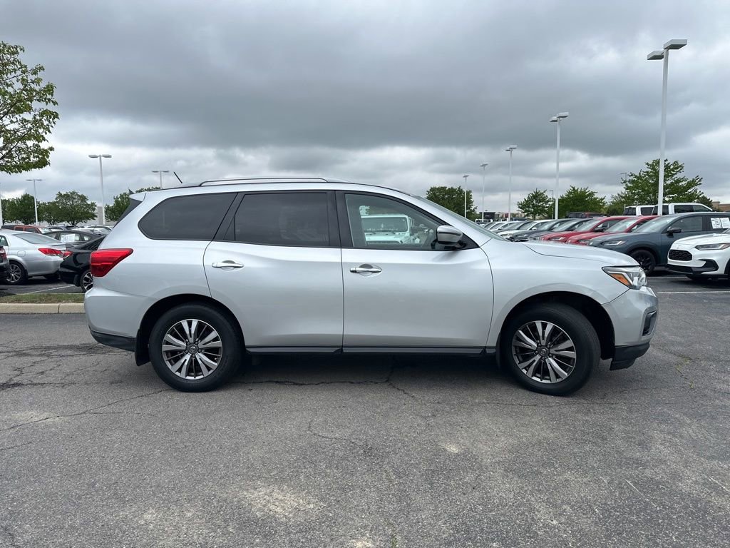 Used 2018 Nissan Pathfinder S AWD/4WD image 11