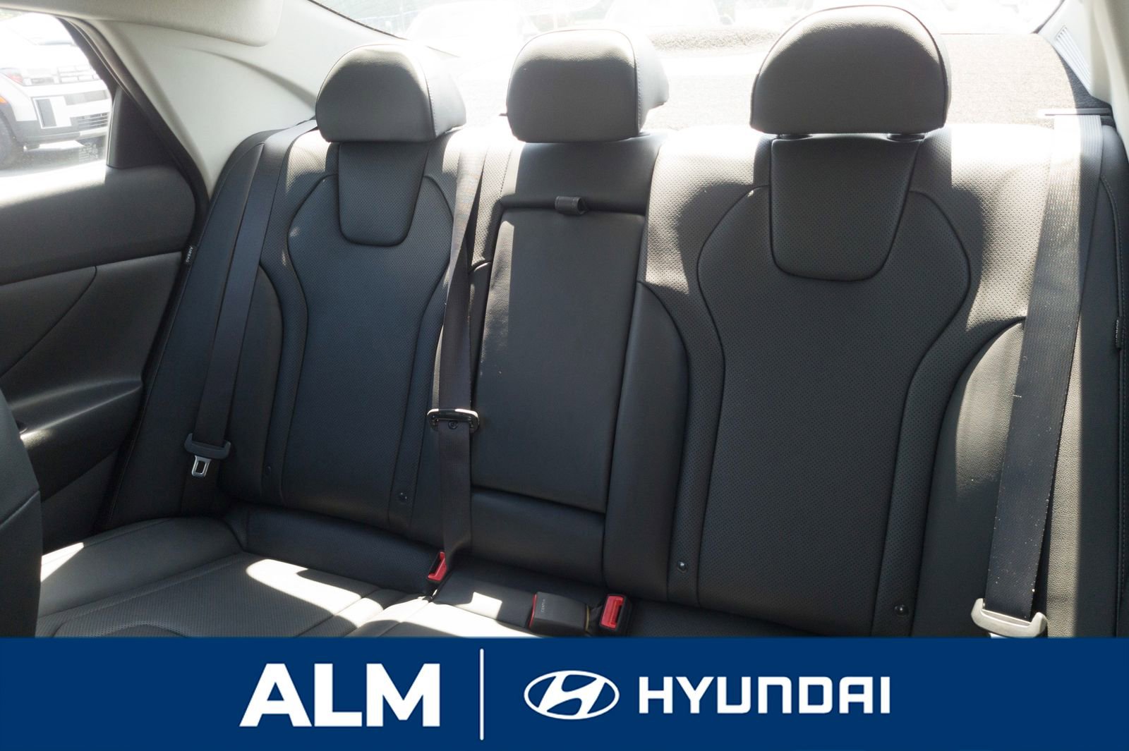 New 2025 Hyundai Elantra Limited image 15