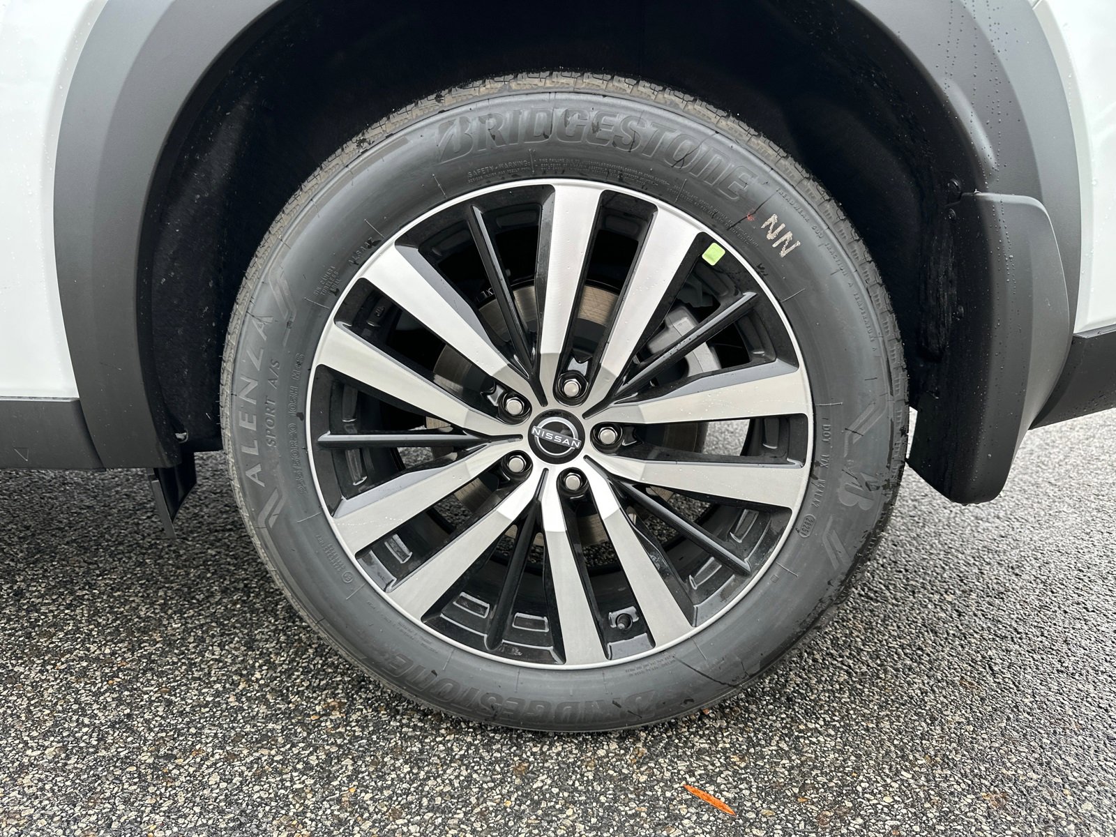 New 2025 Nissan Pathfinder Platinum image 21